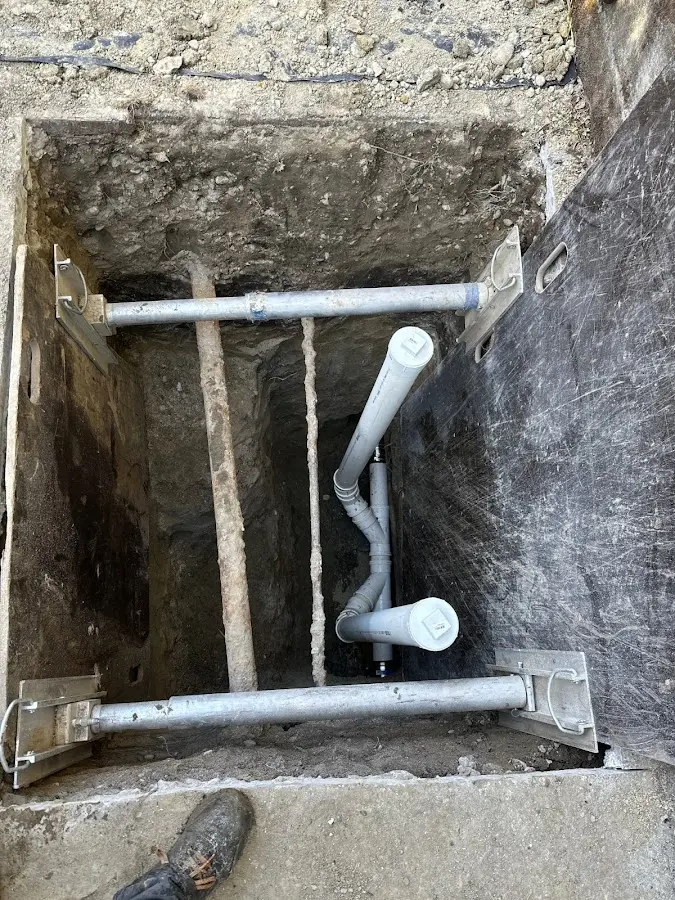 Experienced plumber completing Drain Cleaning work in Macedonia